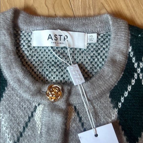 ASTR Argyle Diamond Pattern Cardigan - Picture 2 of 4